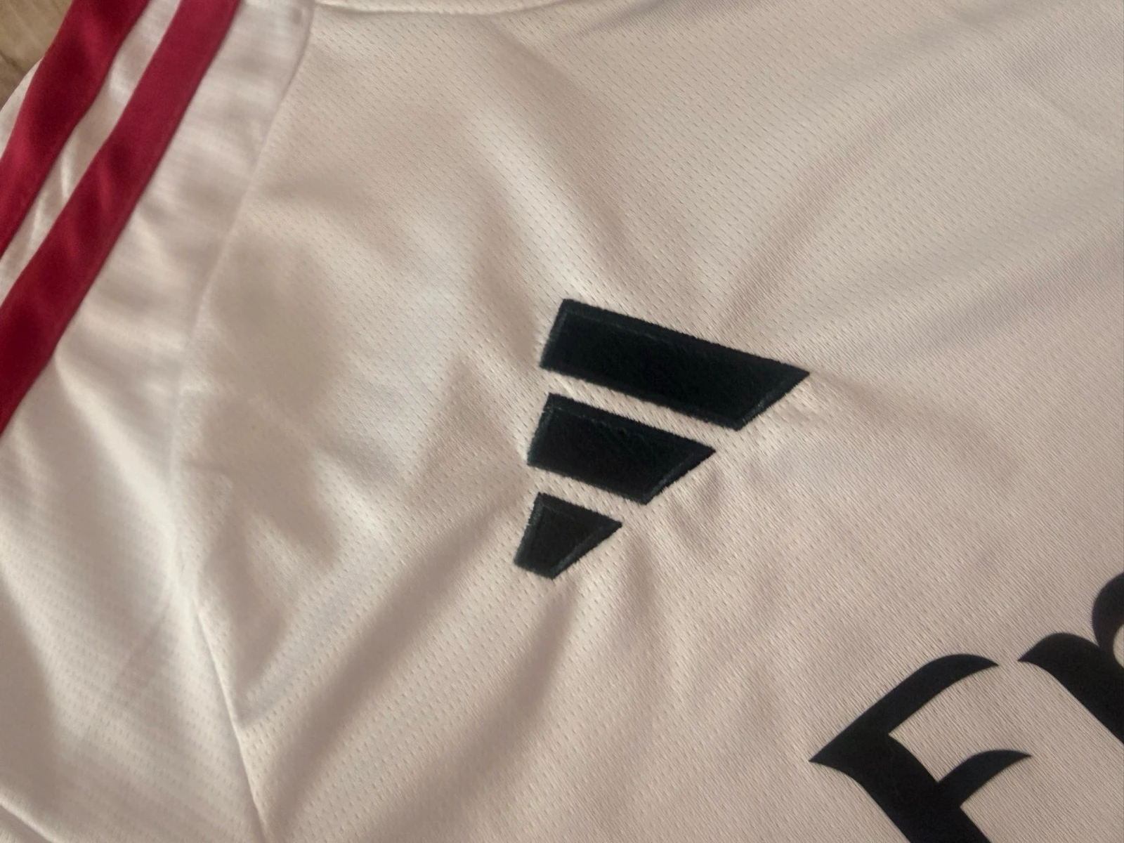 Real Madrid 25/26 Home Jersey Adidas Size L HP Sleeve – New – photo 4